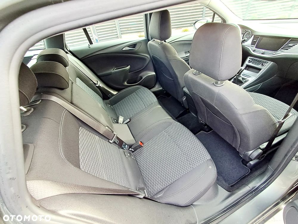 Opel Astra 1.6 CDTI Enjoy - 24