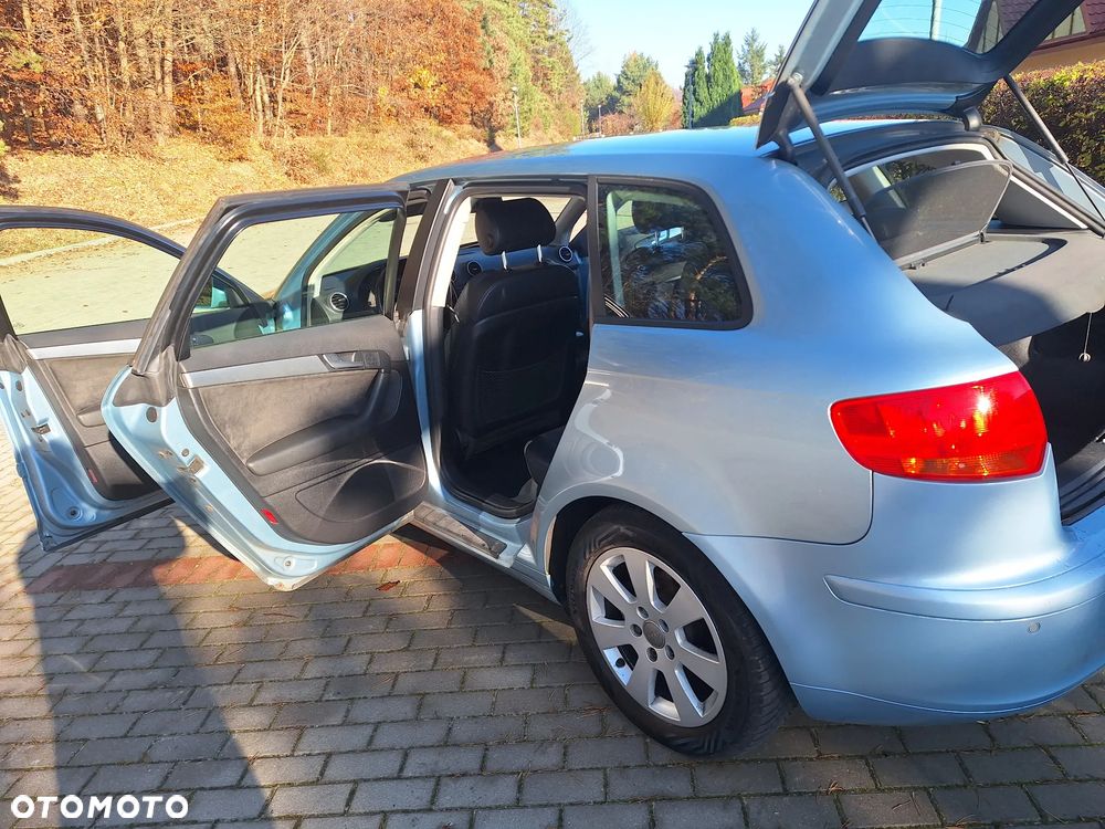 Audi A3 Sportback 1.6 FSI Ambition - 23