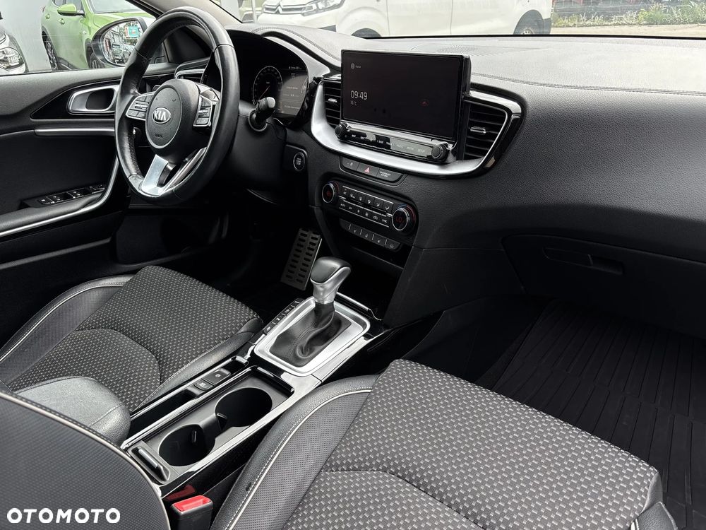 Kia Ceed 1.4 T-GDI L Business Line DCT - 12