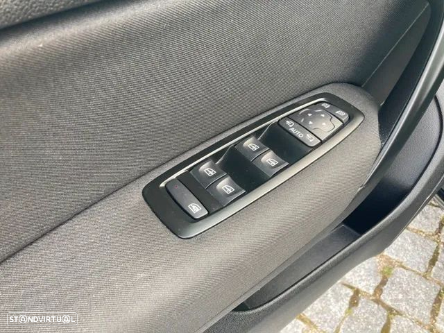 Renault Mégane 1.3 TCe Limited EDC - 30