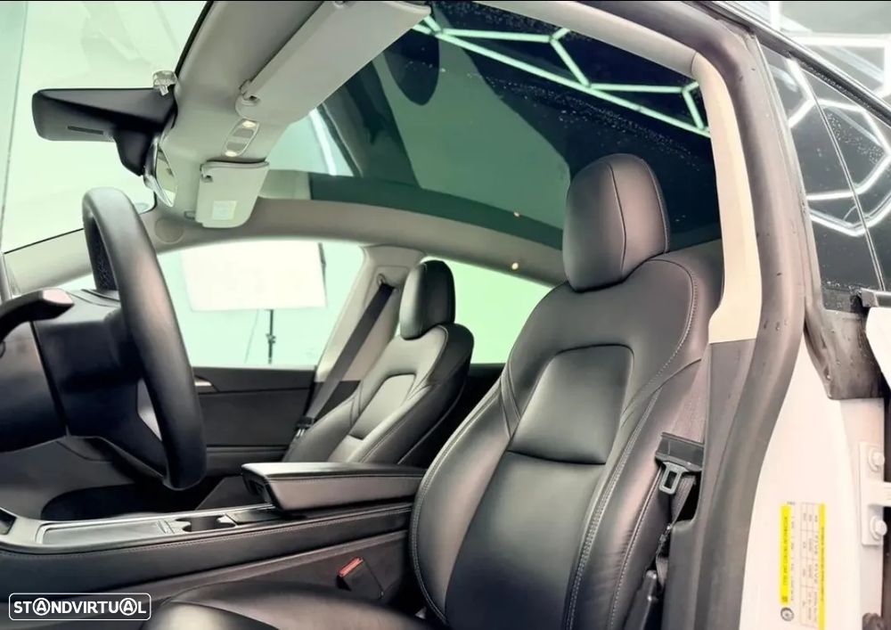 Tesla Model Y Long Range Dual Motor AWD - 8