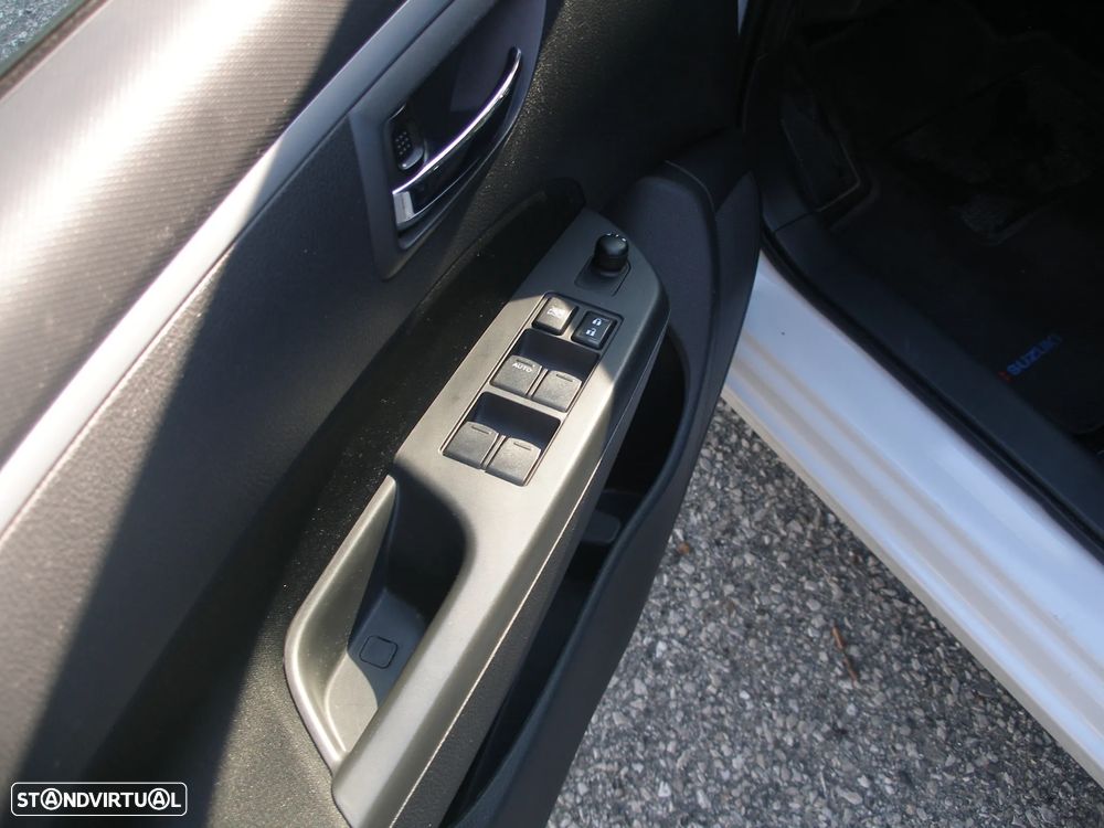 Suzuki Swift 1.2 VVT GLX - 15