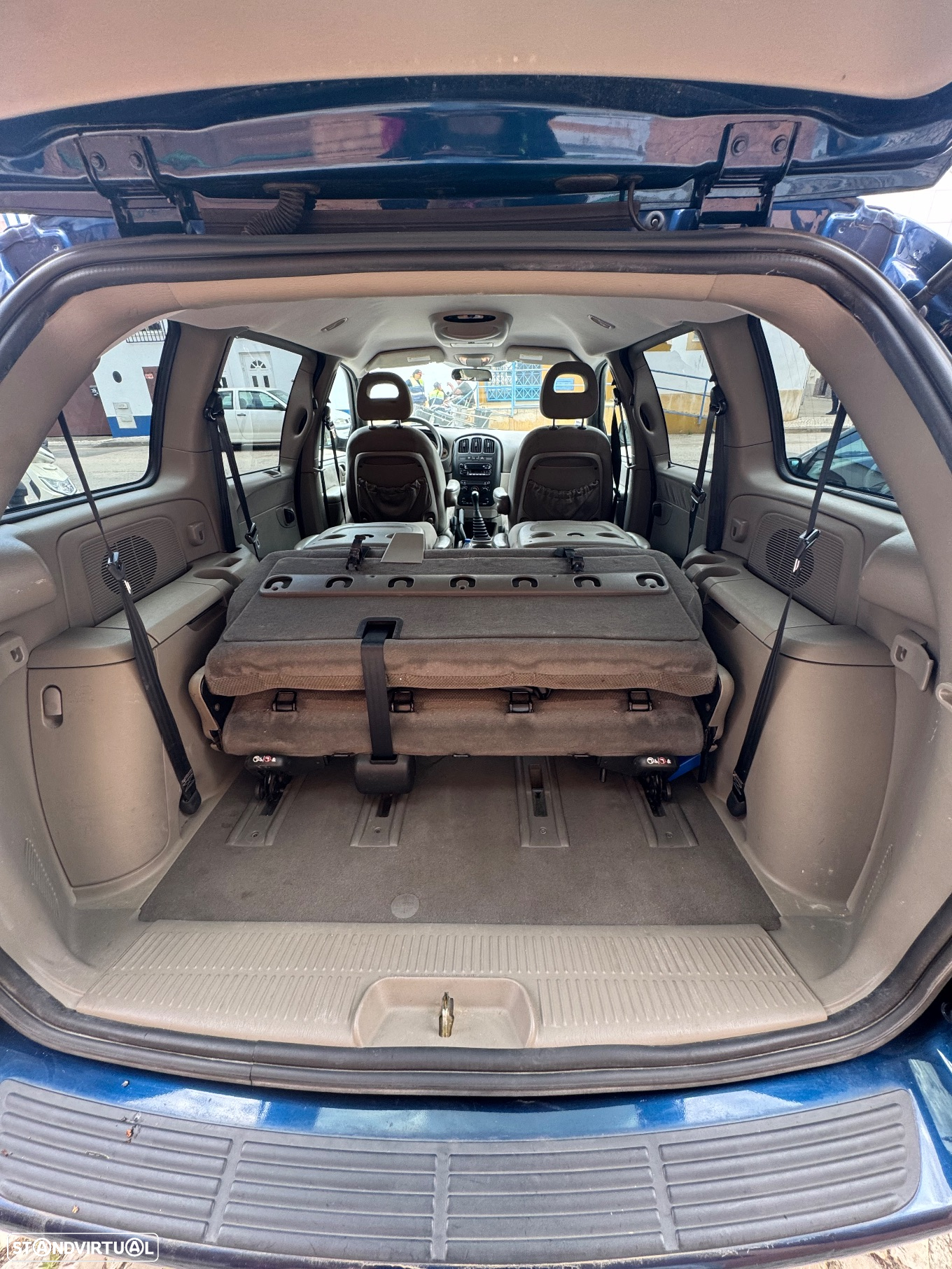 Chrysler Voyager 2.5 CRD SE - 16