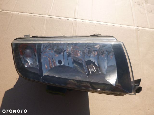 LAMPA PRAWY PRZÓD PRAWA PRZEDNIA SKODA FABIA I 99-08