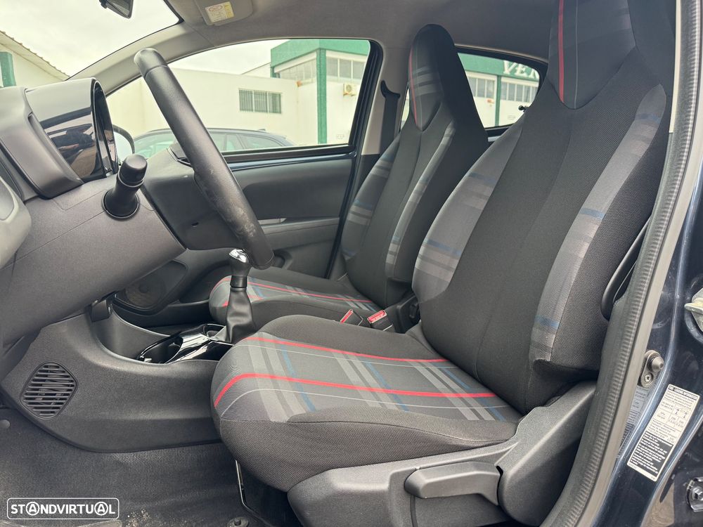 Peugeot 108 1.2 PureTech Allure - 21