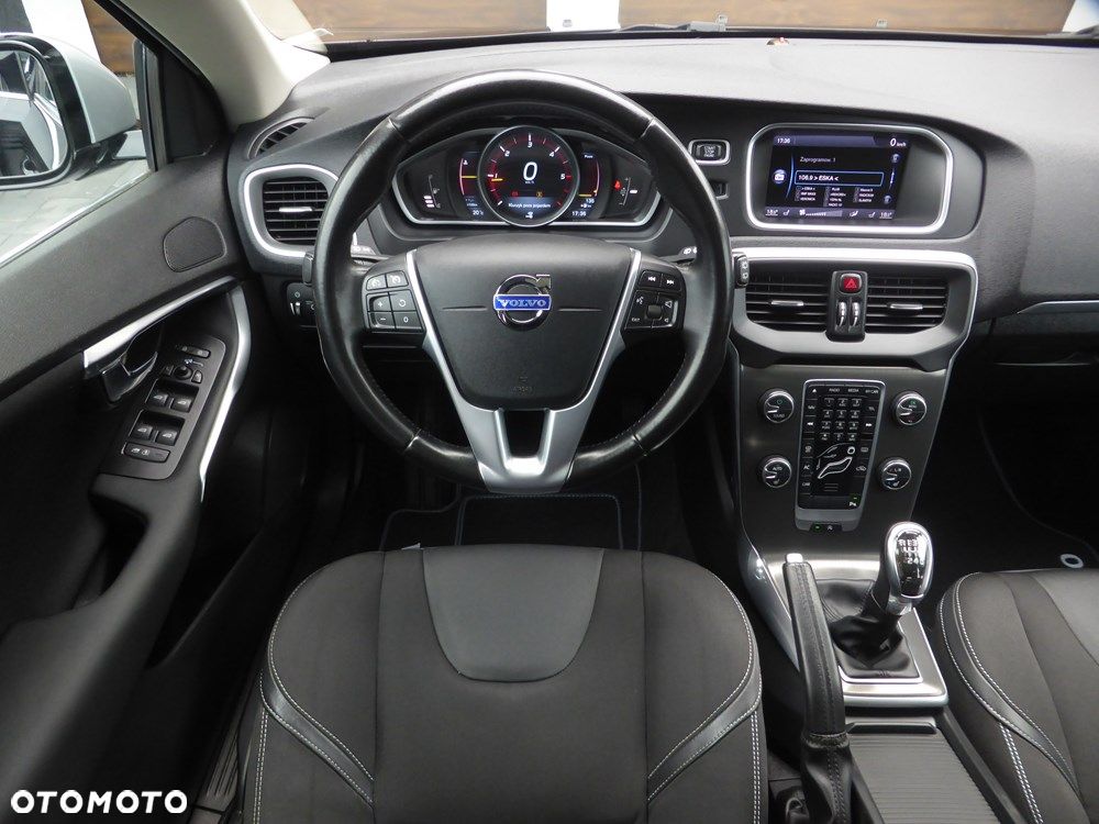 Volvo V40 D2 Momentum - 29
