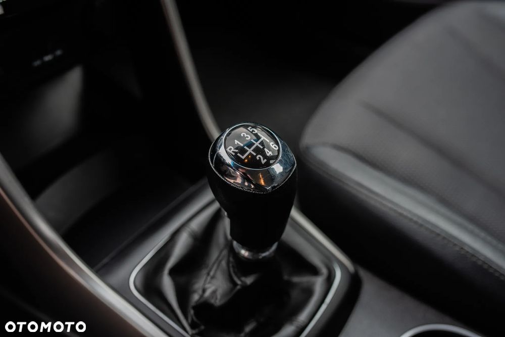 Hyundai i30 1.6 Fifa World Cup Edition - 28