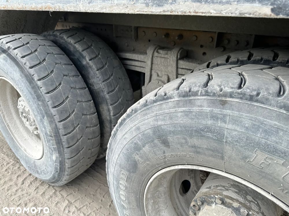 Mercedes-Benz Actros - 11