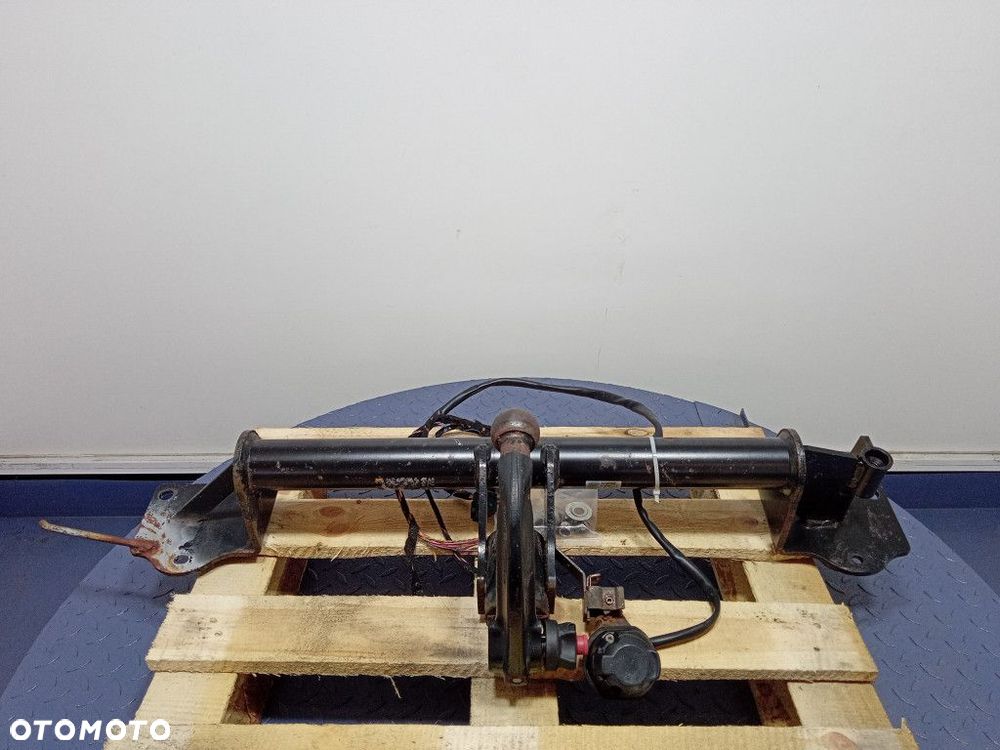 BMW X1 E84 BELKA HAK HOLOWNICZY - 1