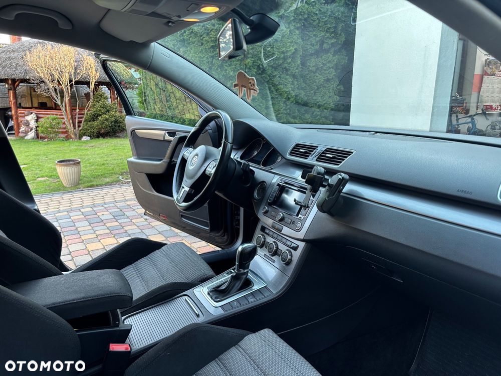 Volkswagen Passat 2.0 TDI Comfortline DSG - 10