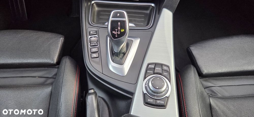 BMW Seria 3 ver-320d-xdrive-sport-line - 21