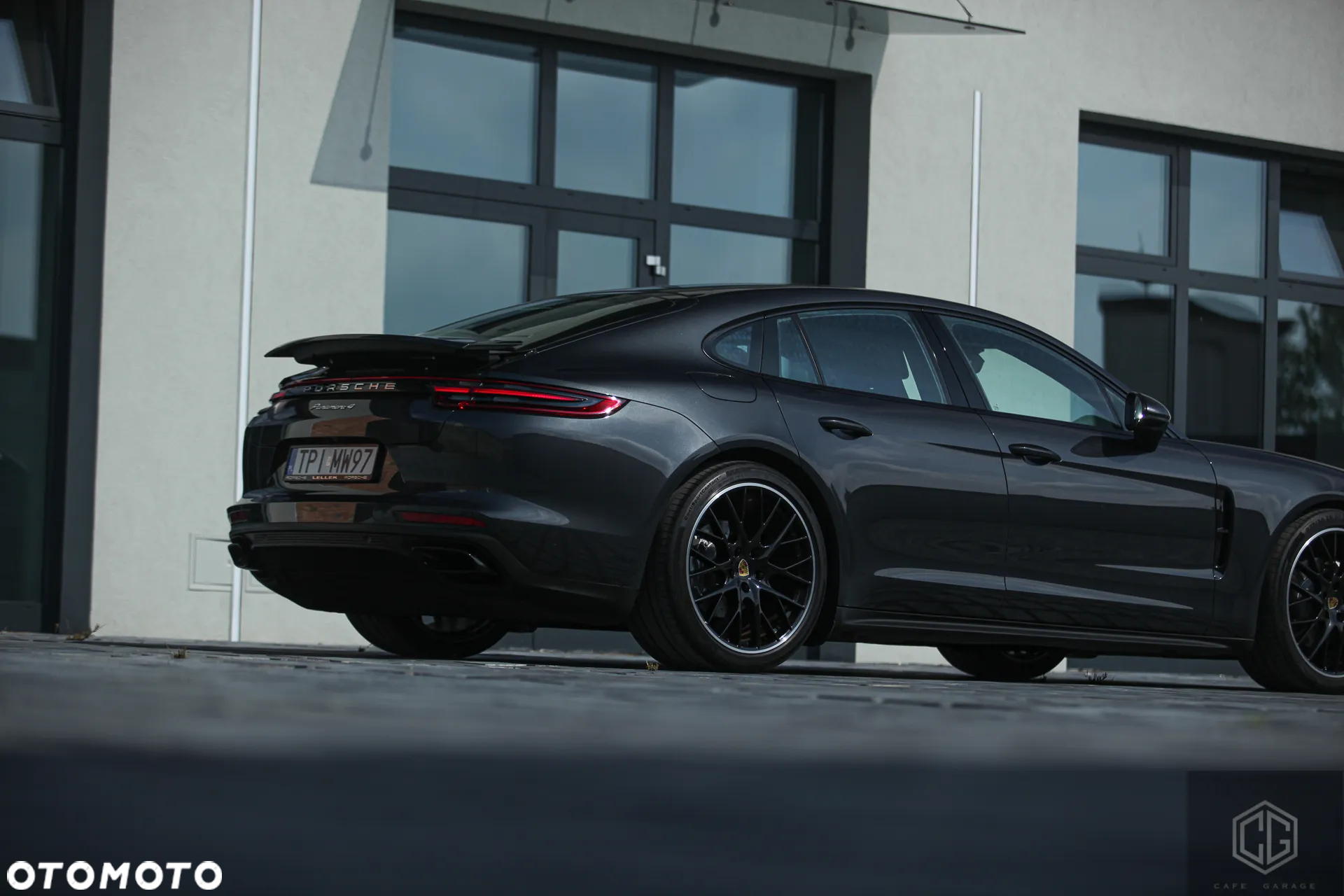 Porsche Panamera 4 - 10