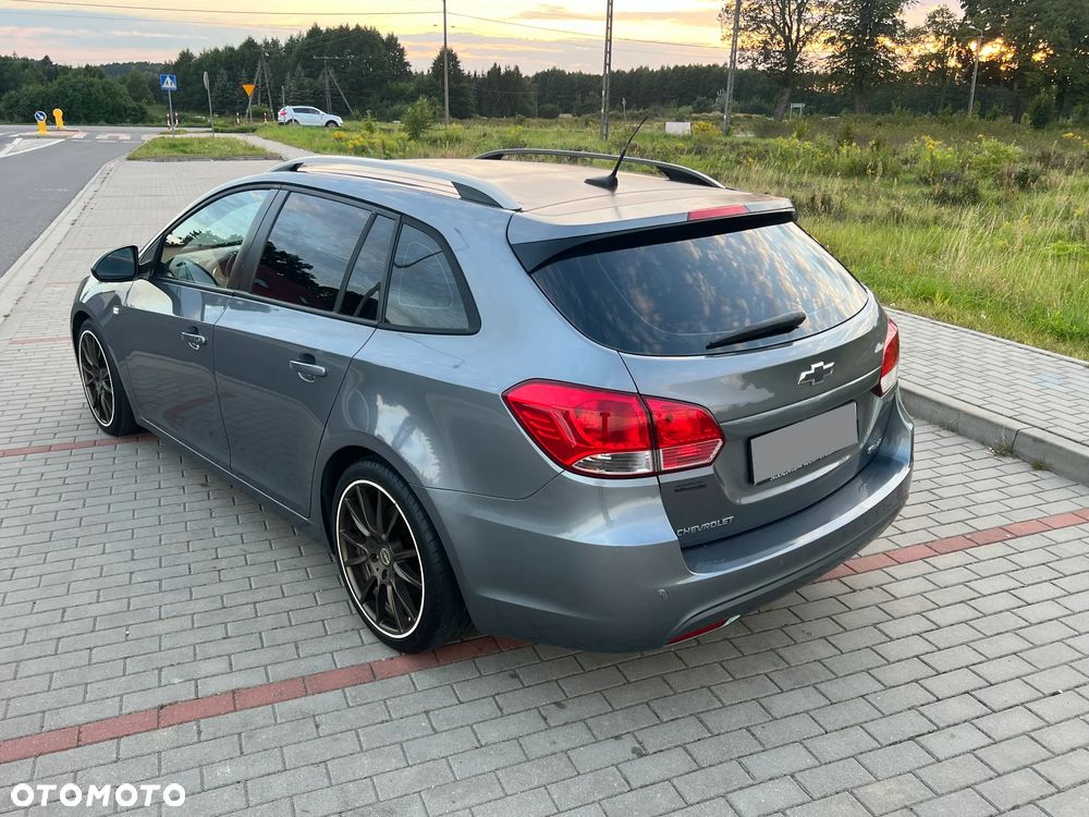 Chevrolet Cruze 1.7 LT - 22