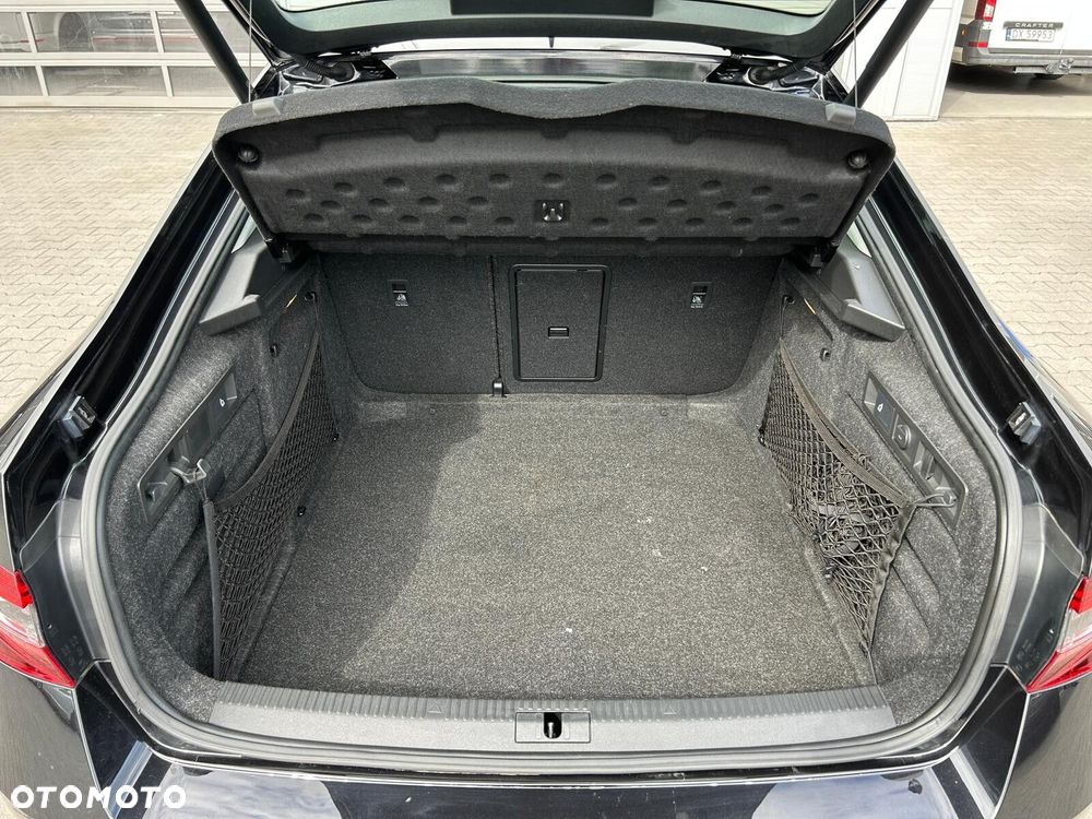 Skoda Superb 2.0 TDI Style DSG - 10