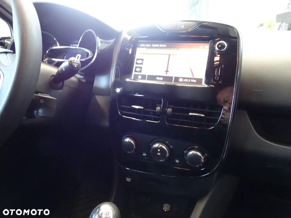 Renault Clio 1.2 16V Intens - 30