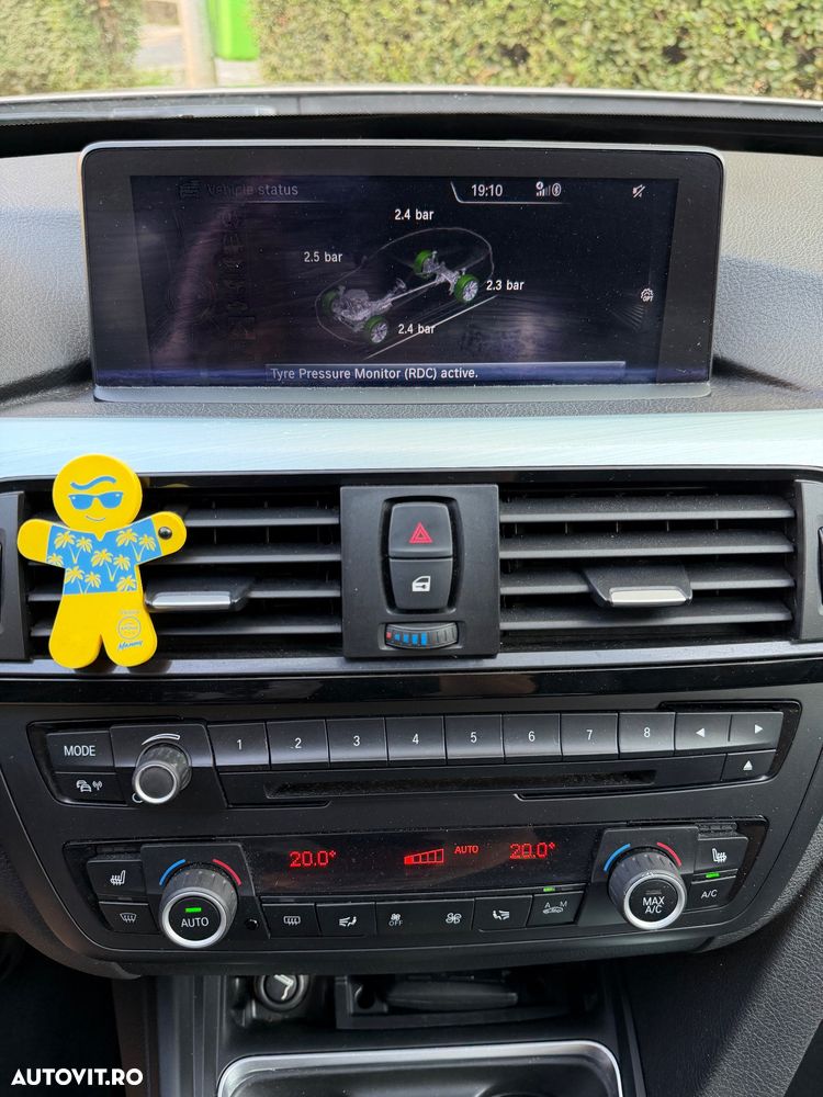 BMW Seria 3 320d Aut. Sport Line - 11