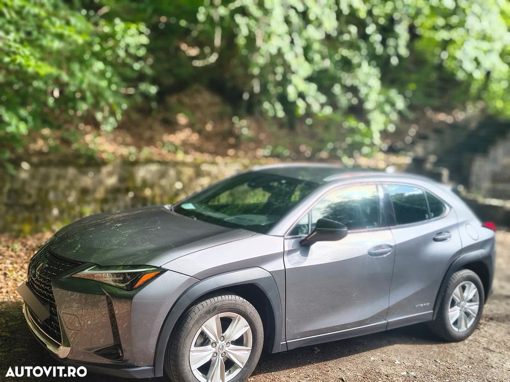Lexus UX 250h FWD Business - 21