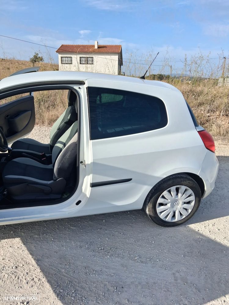 Renault Clio 1.5 dCi Dynamique S - 12