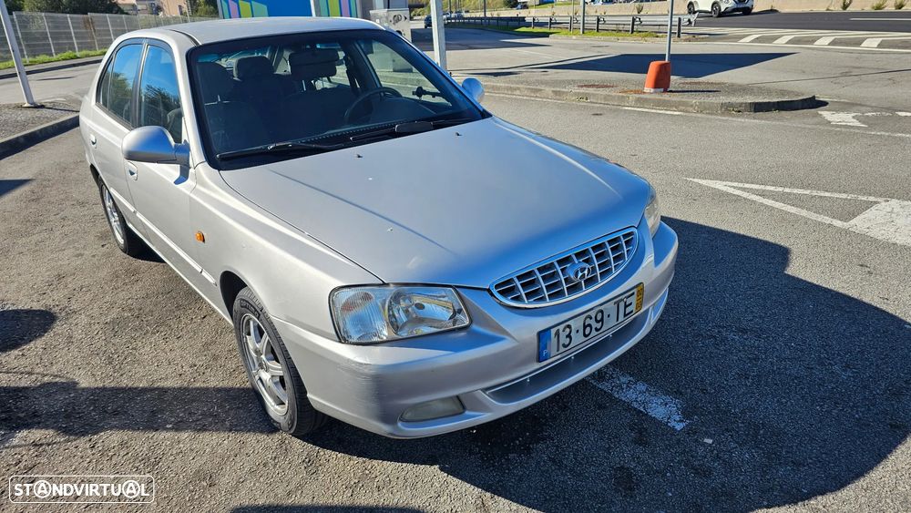 Hyundai Accent 1.5 CRDi Confort - 1