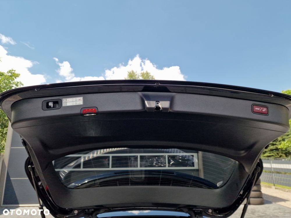 Mercedes-Benz Klasa C 300 d 9G-TRONIC - 15