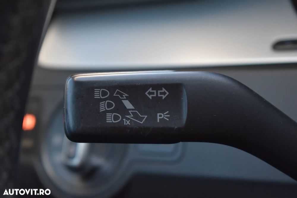 Volkswagen Passat 2.0 TDI DPF 4Motion Sportline - 33