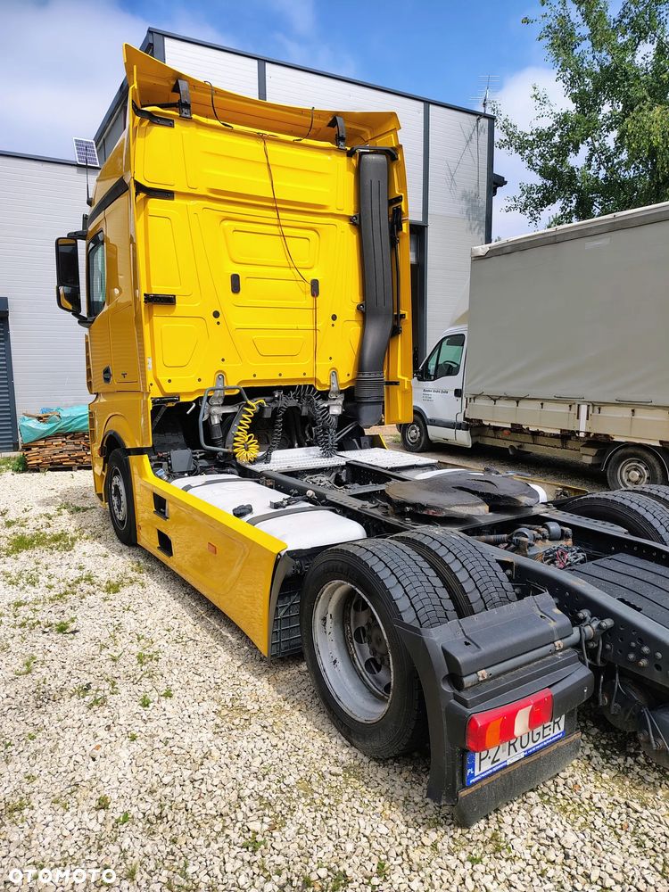Mercedes-Benz Actros MP4 - 3