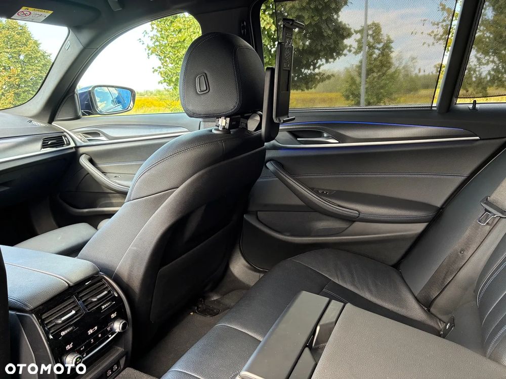 BMW Seria 5 530i xDrive - 14