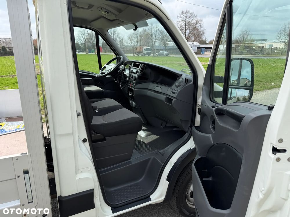 Iveco 35C15 * 3.0 / 150KM * Skrzyniowy * Rozstaw osi: 4.1m * Koła bliźniacze * Rama do zabudowy * - 31