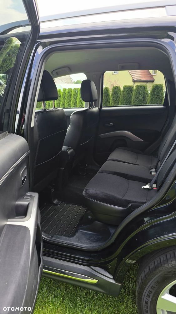 Mitsubishi Outlander - 13