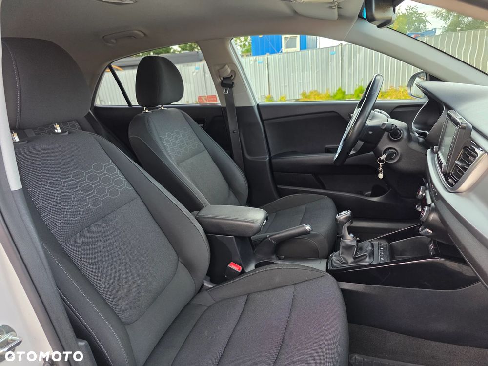 Kia Rio 1.4 L - 28