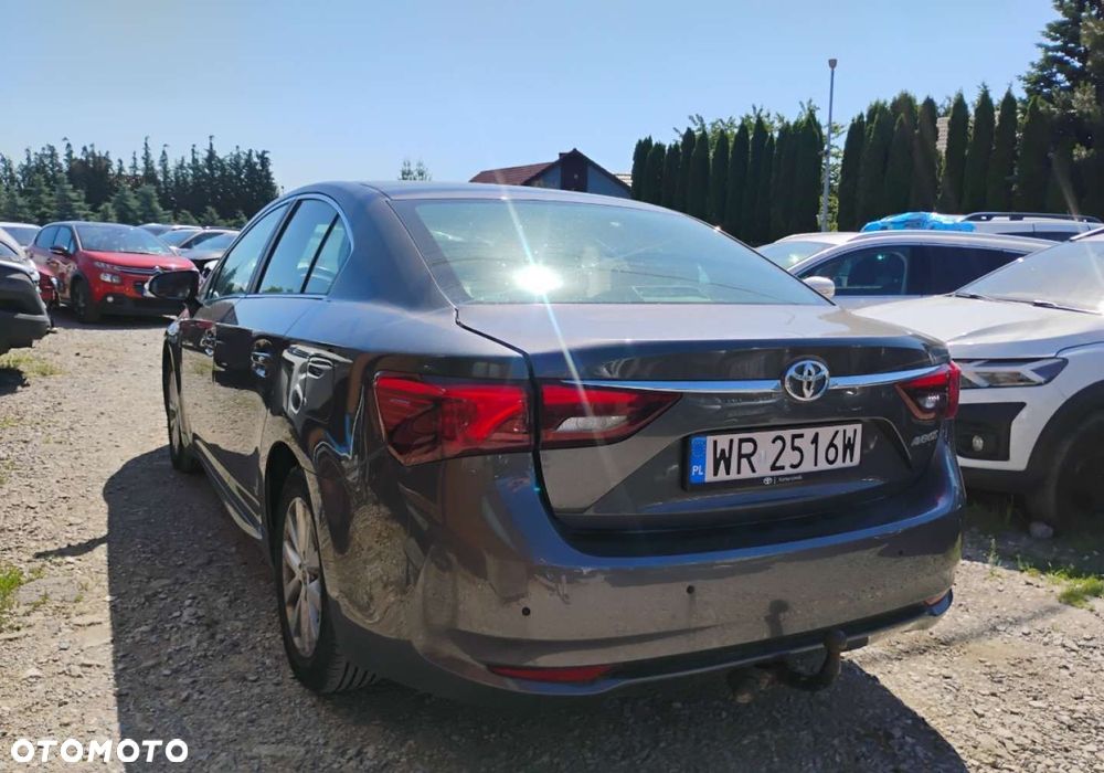 Toyota Avensis - 4
