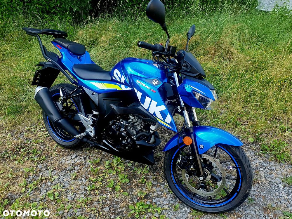 Suzuki GSX - 18