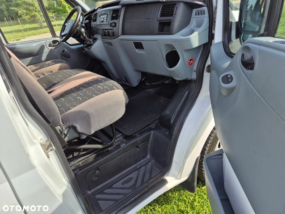 Ford Transit - 22