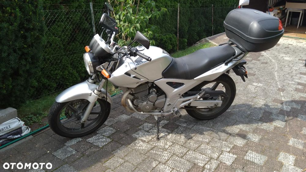 Honda CBF - 1