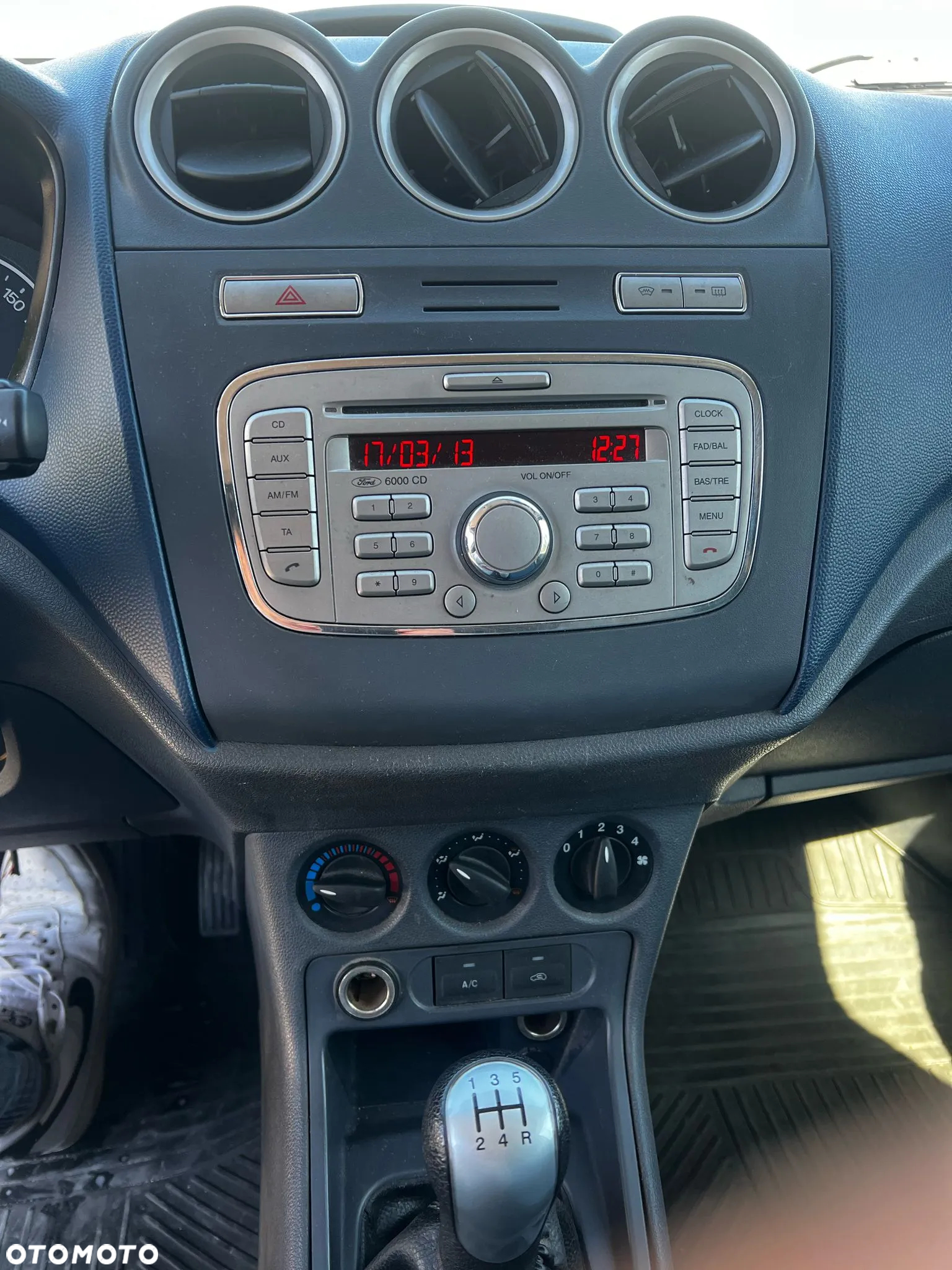 Ford Transit Connect - 10