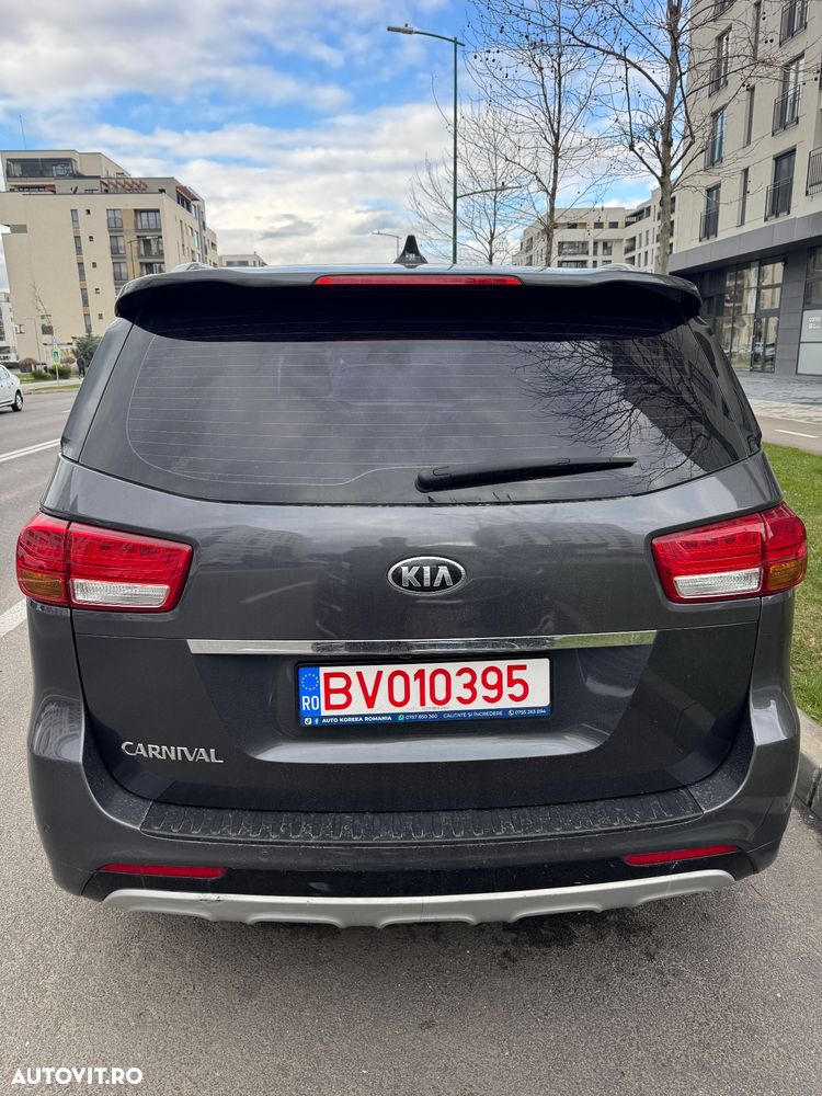 Kia Carnival - 14