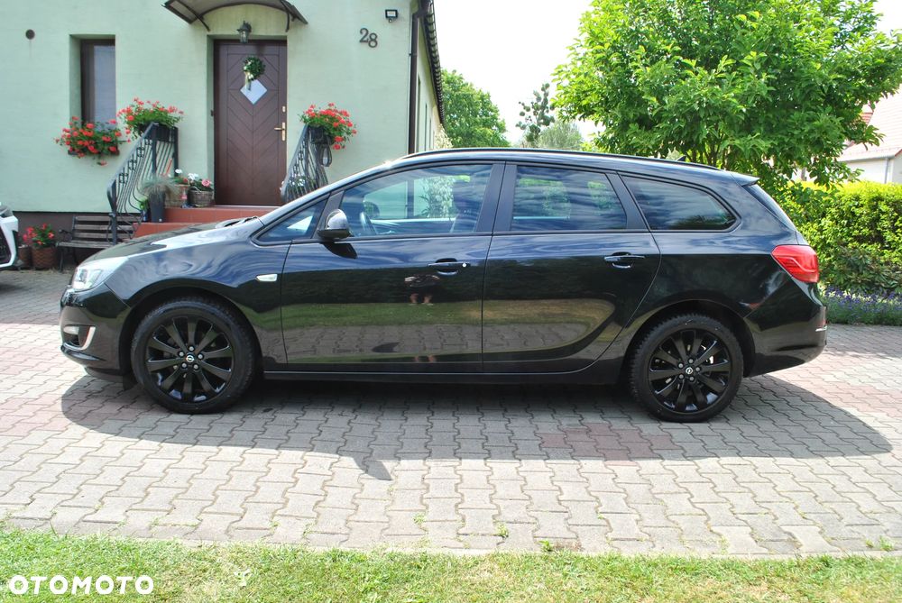 Opel Astra 1.4 Turbo Sports Tourer Exklusiv - 2