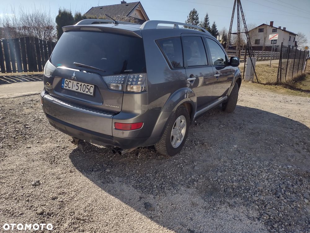 Mitsubishi Outlander 2.0 DID Instyle - 3