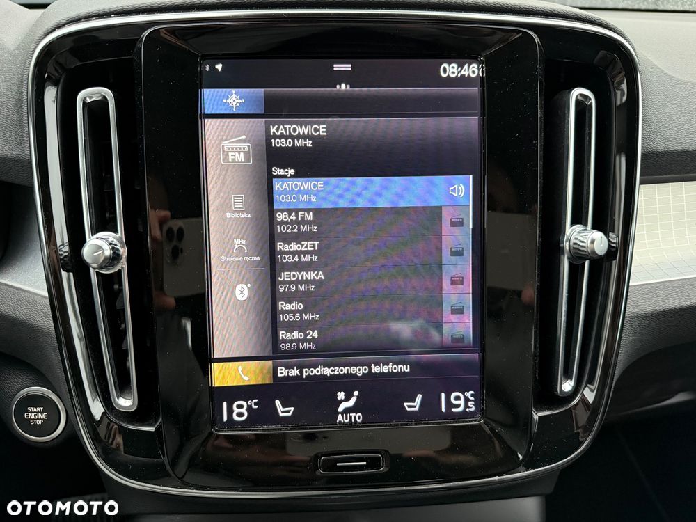 Volvo XC 40 T3 Geartronic Momentum Pro - 33