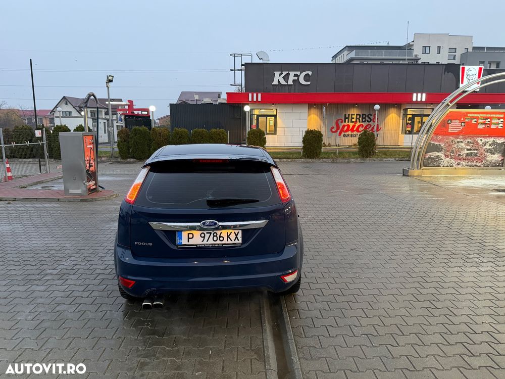 Ford Focus Coupe-Cabriolet 2.0 16V Titanium - 3