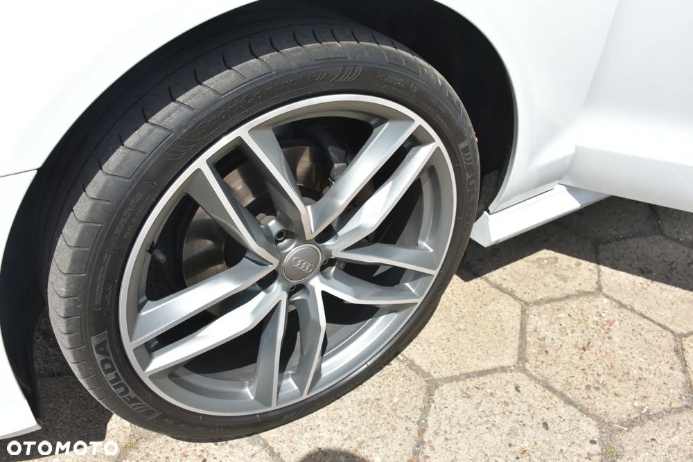 Audi A6 Avant 2.0 TDI Ultra S tronic - 23