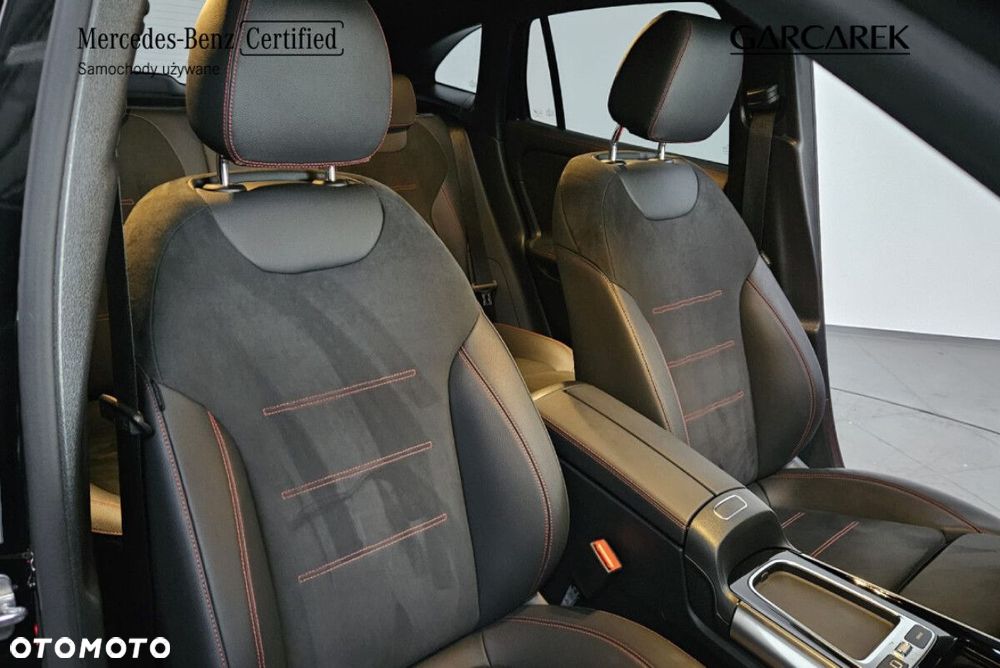 Mercedes-Benz GLA - 21