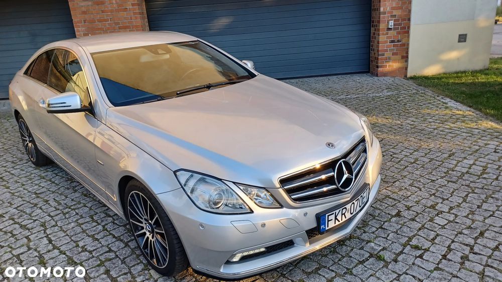 Mercedes-Benz Klasa E 200 CGI Coupe BlueEFFICIENCY Automatik Avantgarde - 20