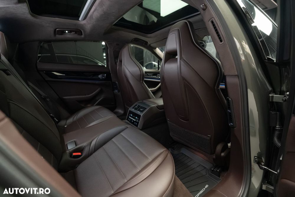 Porsche Panamera 4 - 34