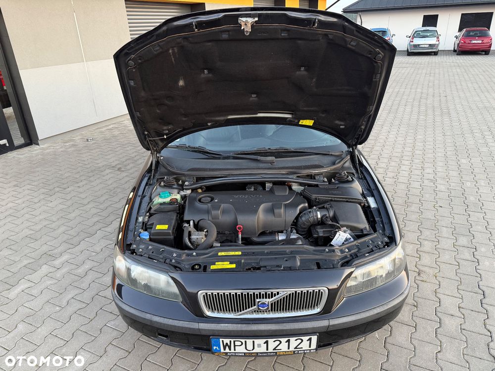 Volvo V70 2.4 D Momentum - 5