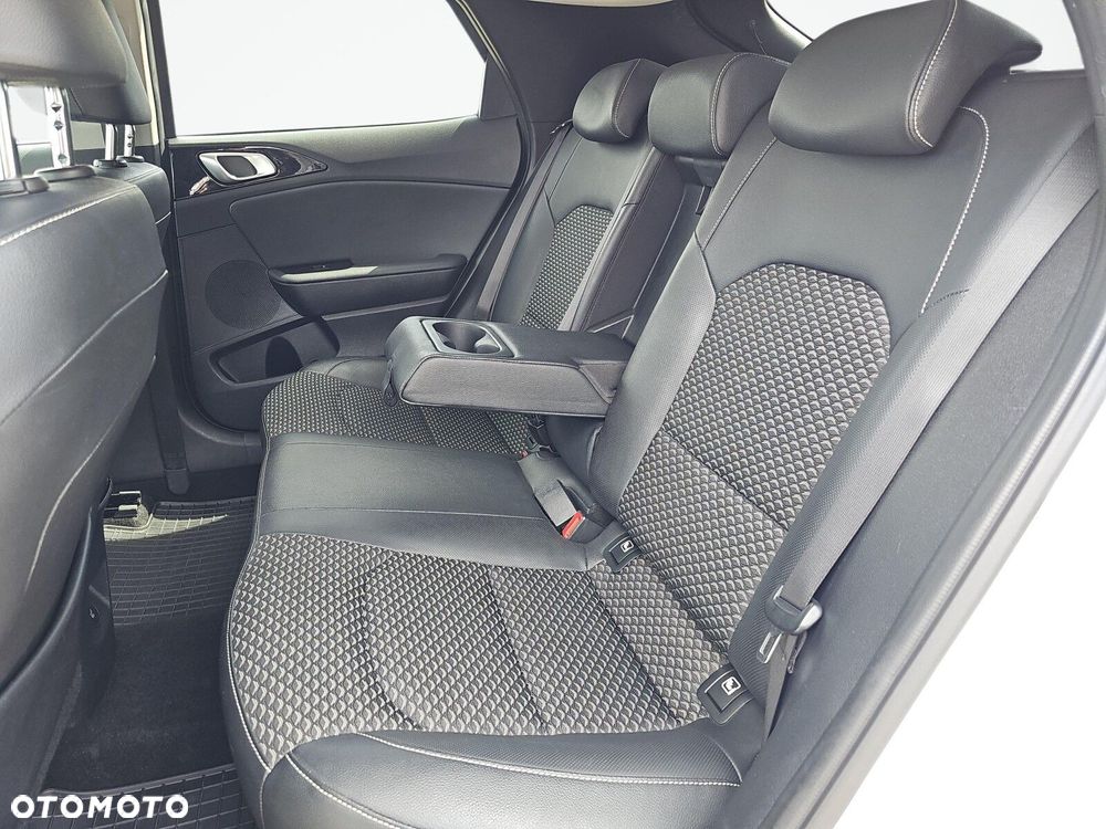 Kia XCeed 1.5 T-GDI Business Line - 40
