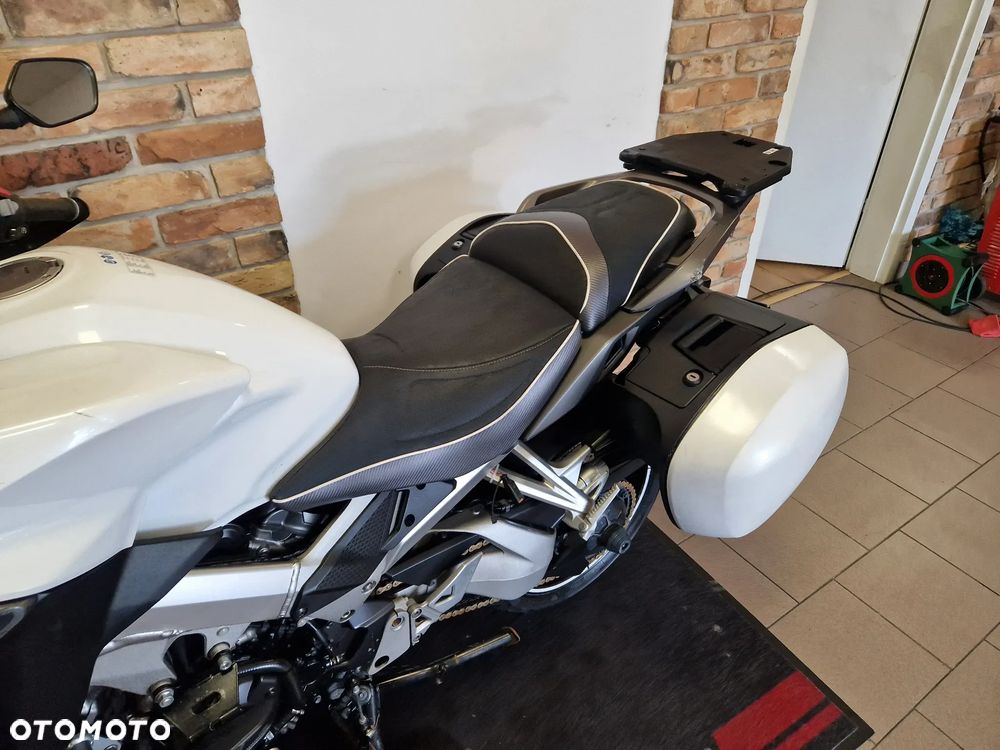 Honda VFR - 28