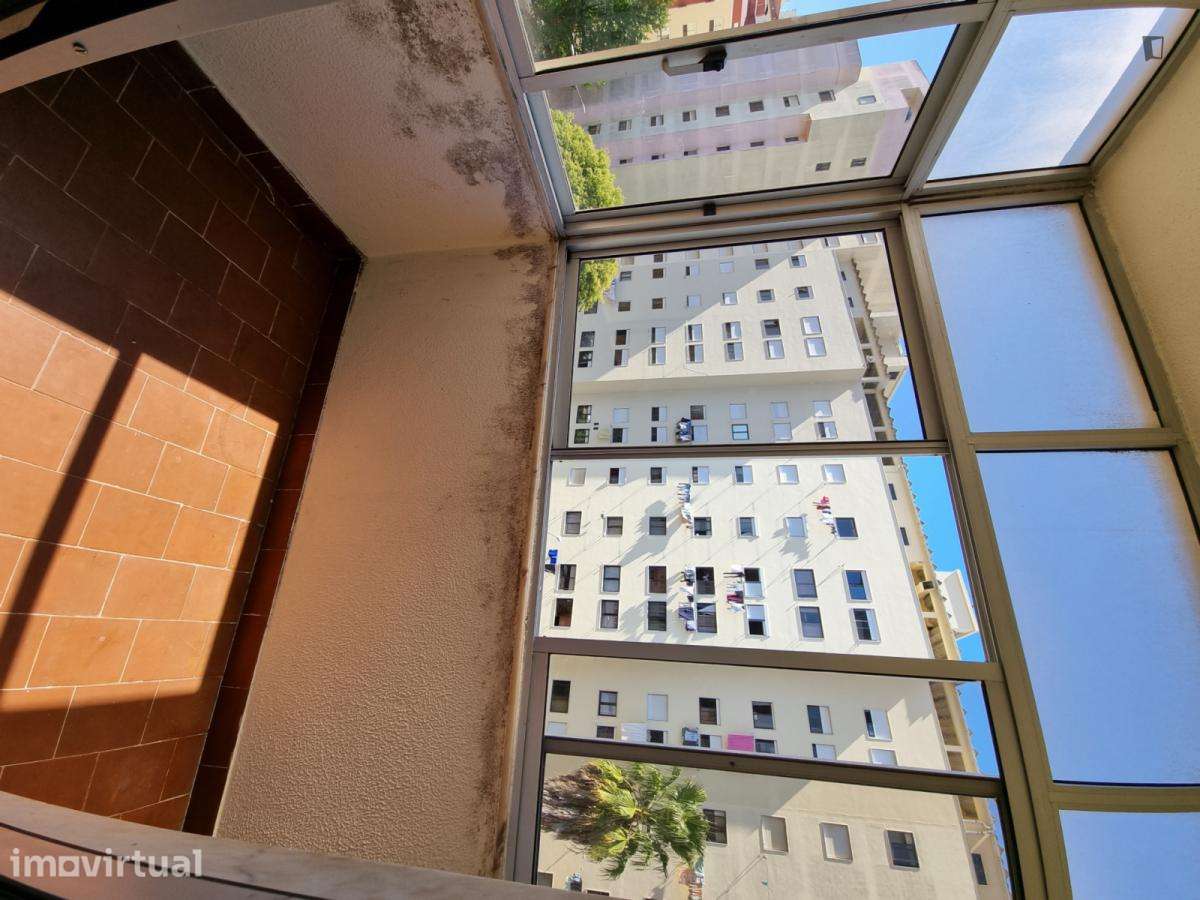 Quarto - localizado em Amadora Lisbon - Grande imagem: 2/8