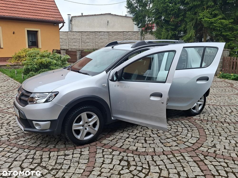 Dacia Sandero Stepway TCe 90 (S&S) Essential - 4