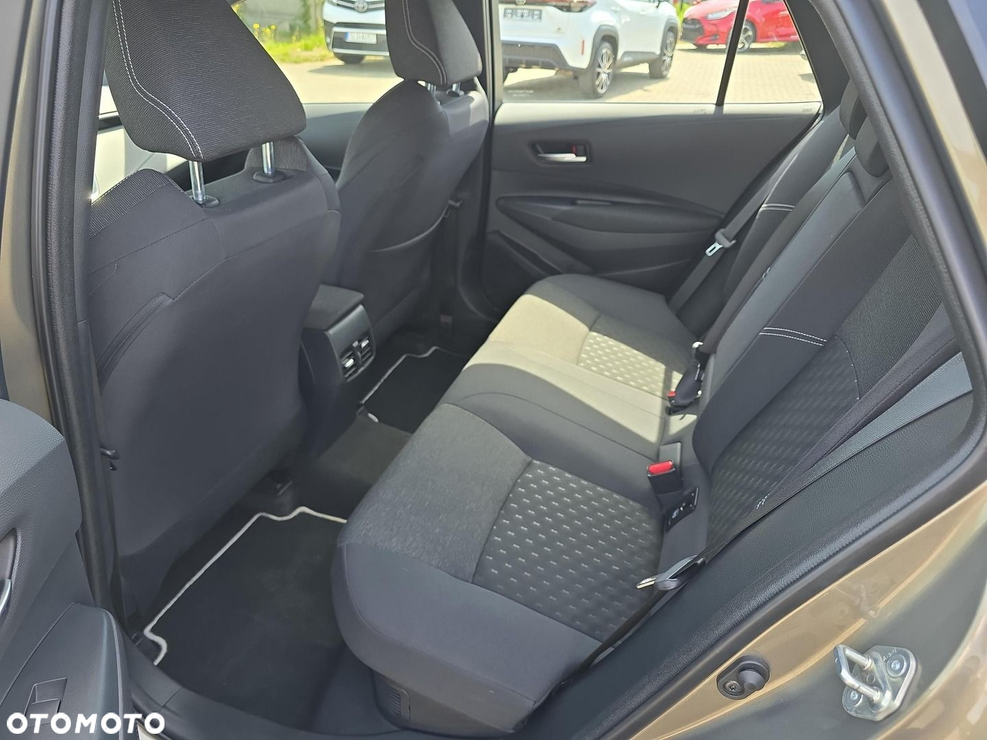 Toyota Corolla - 13